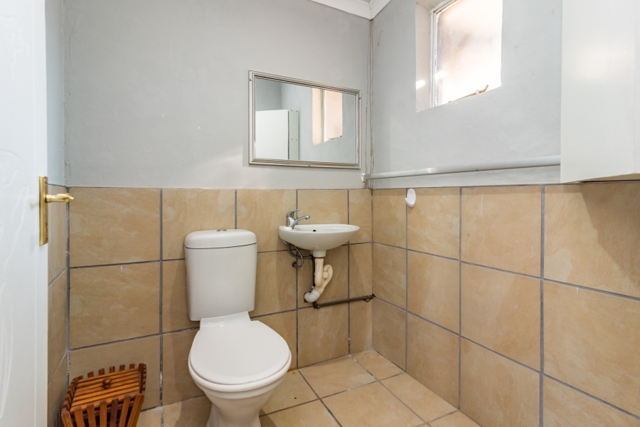 5 Bedroom Property for Sale in Roodekrans Gauteng