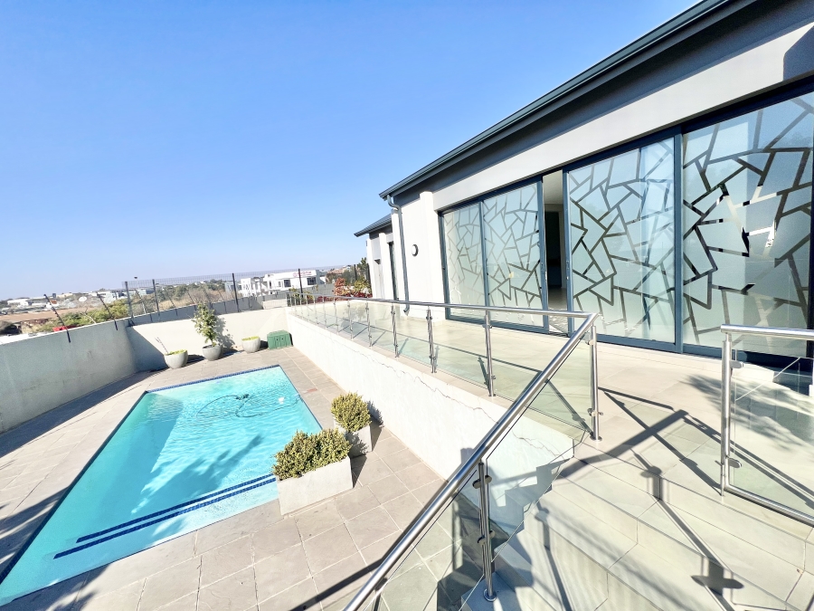 2 Bedroom Property for Sale in Midridge Park Gauteng