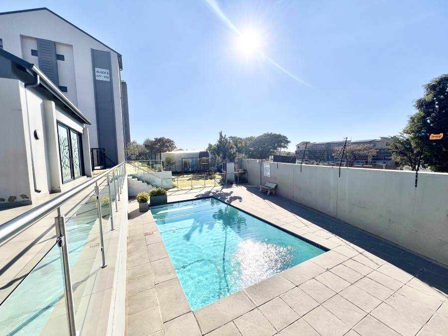 2 Bedroom Property for Sale in Midridge Park Gauteng
