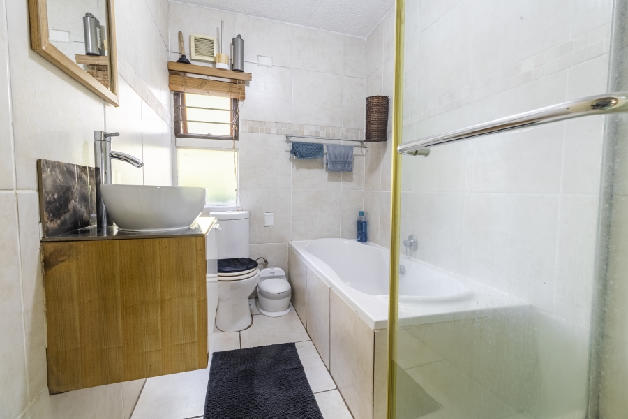 2 Bedroom Property for Sale in Bryanston Gauteng