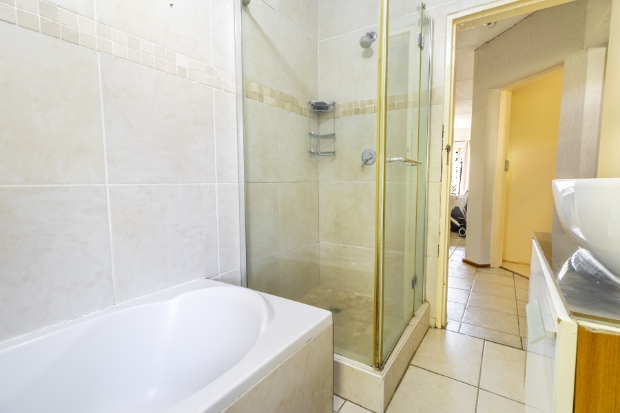 2 Bedroom Property for Sale in Bryanston Gauteng