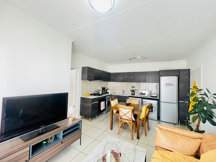 To Let 1 Bedroom Property for Rent in Petervale Gauteng