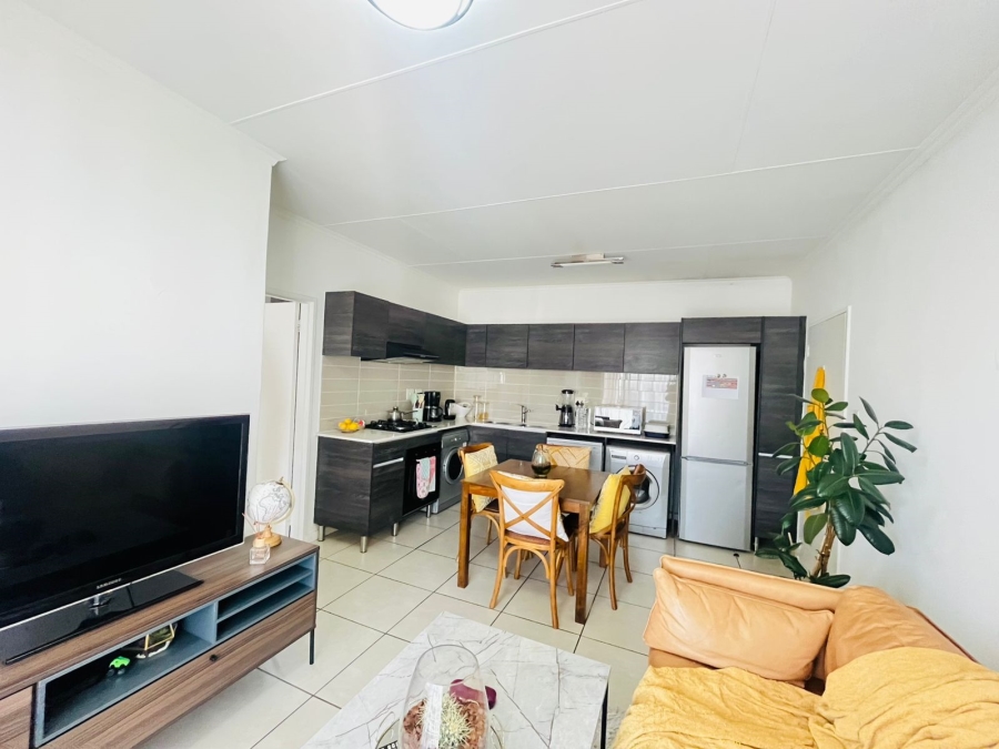 To Let 1 Bedroom Property for Rent in Petervale Gauteng