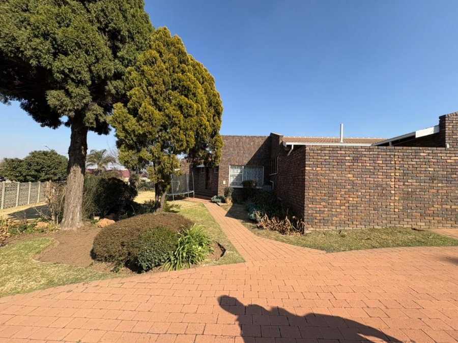 4 Bedroom Property for Sale in Dalpark Gauteng