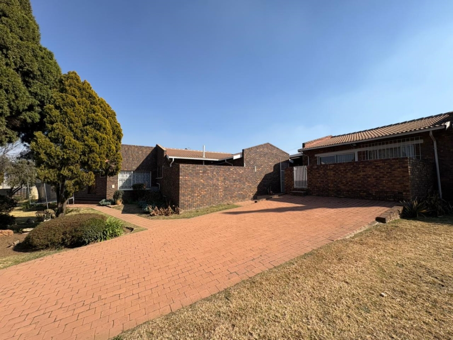 4 Bedroom Property for Sale in Dalpark Gauteng