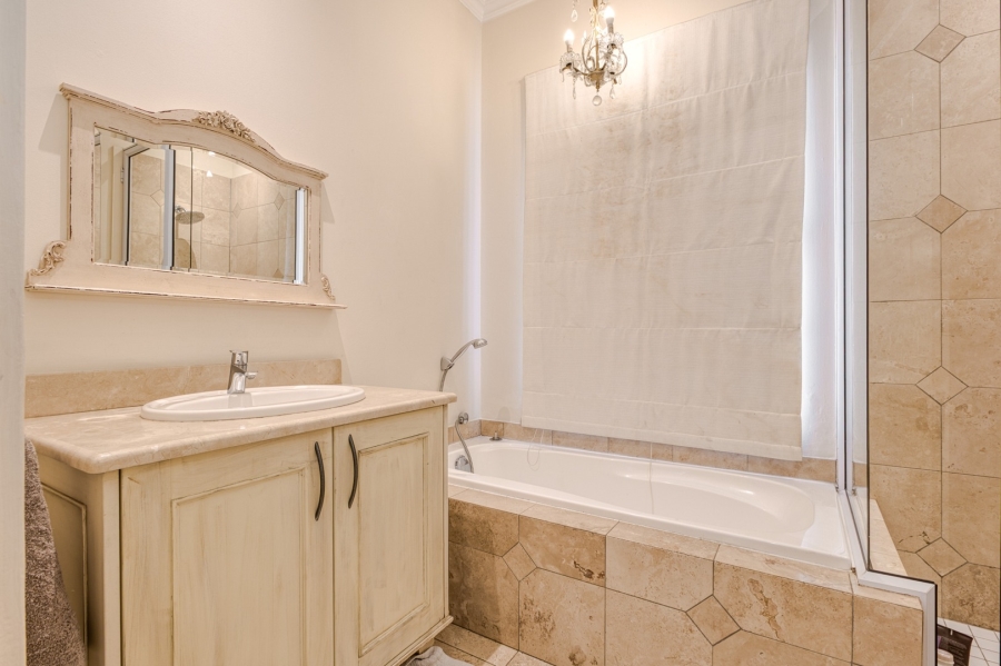 To Let 5 Bedroom Property for Rent in Dainfern Golf Estate Gauteng