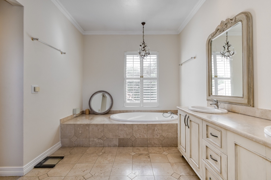 To Let 5 Bedroom Property for Rent in Dainfern Golf Estate Gauteng