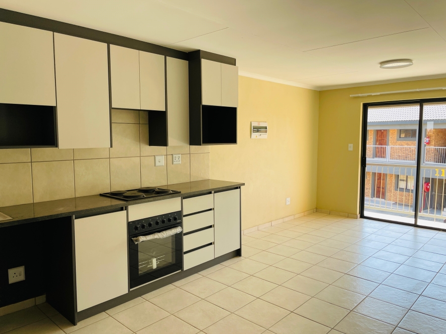 To Let 3 Bedroom Property for Rent in Cloverdene Gauteng