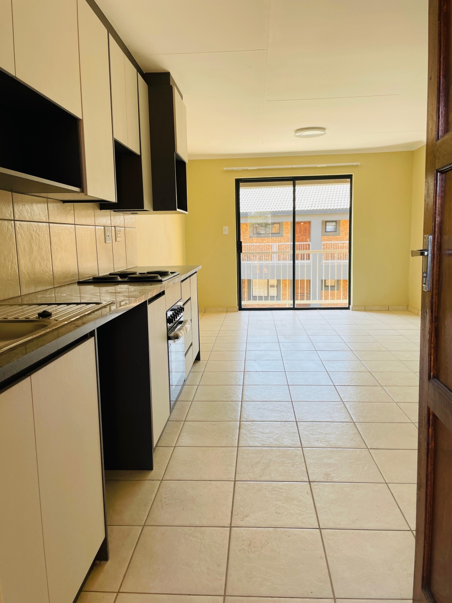 To Let 3 Bedroom Property for Rent in Cloverdene Gauteng