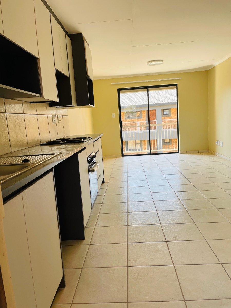 To Let 3 Bedroom Property for Rent in Cloverdene Gauteng