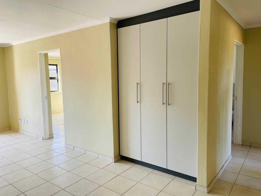 To Let 3 Bedroom Property for Rent in Cloverdene Gauteng