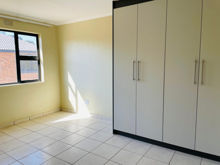 To Let 3 Bedroom Property for Rent in Cloverdene Gauteng