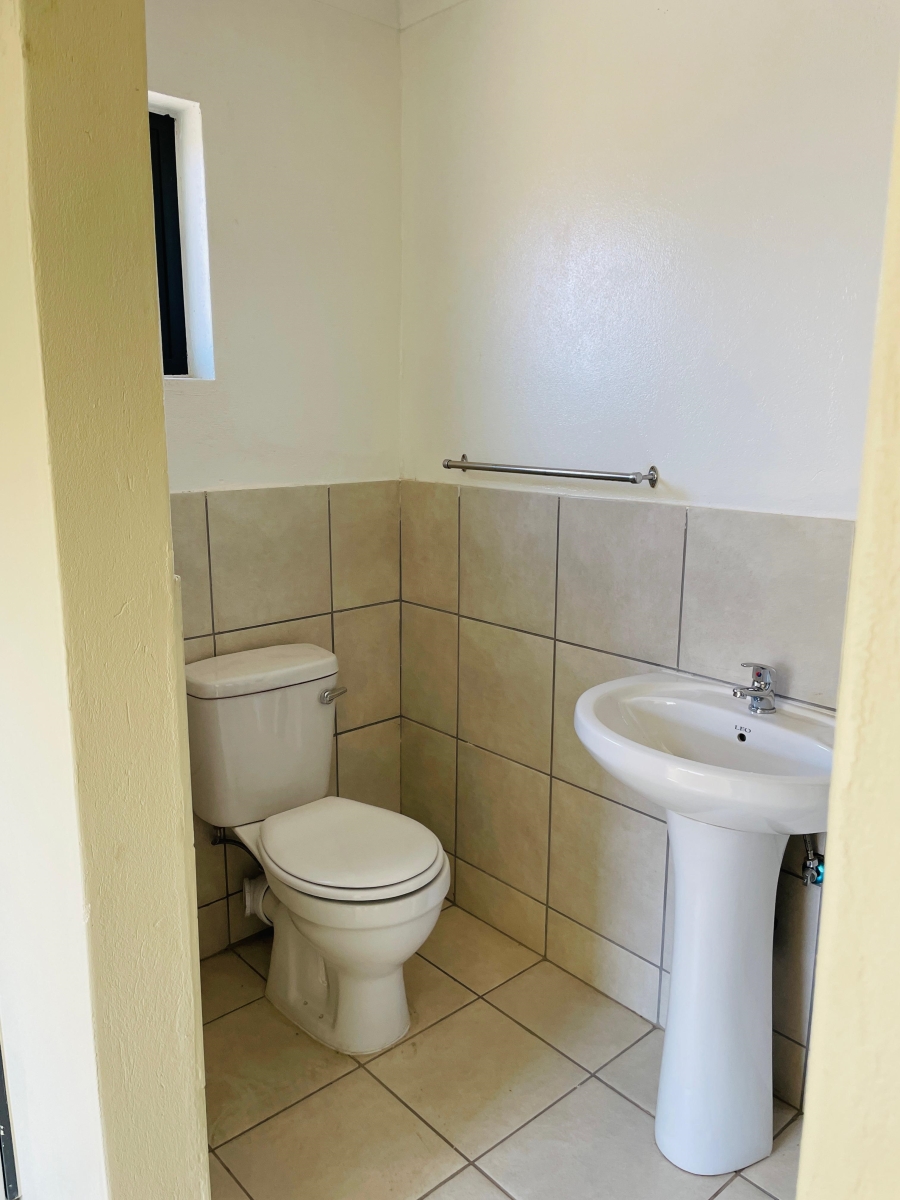 To Let 3 Bedroom Property for Rent in Cloverdene Gauteng