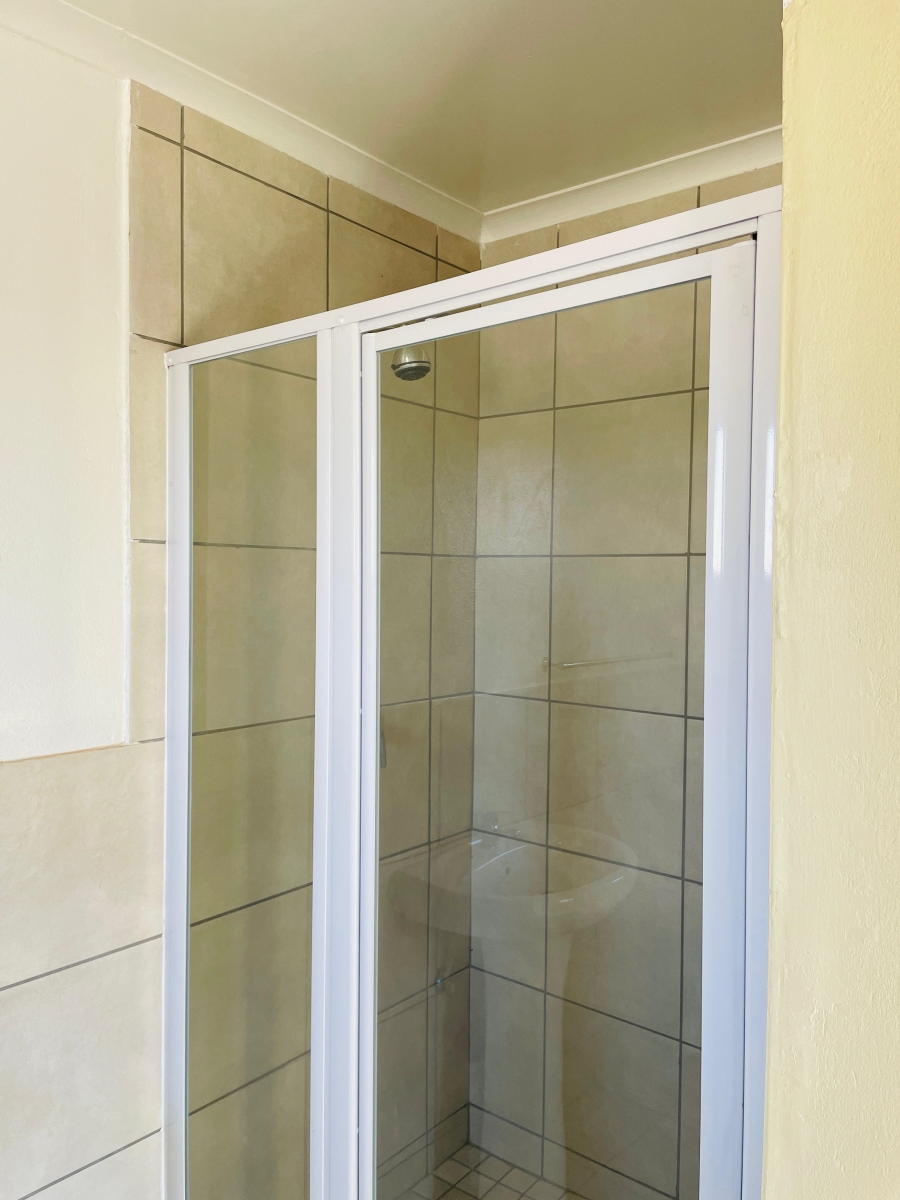 To Let 3 Bedroom Property for Rent in Cloverdene Gauteng