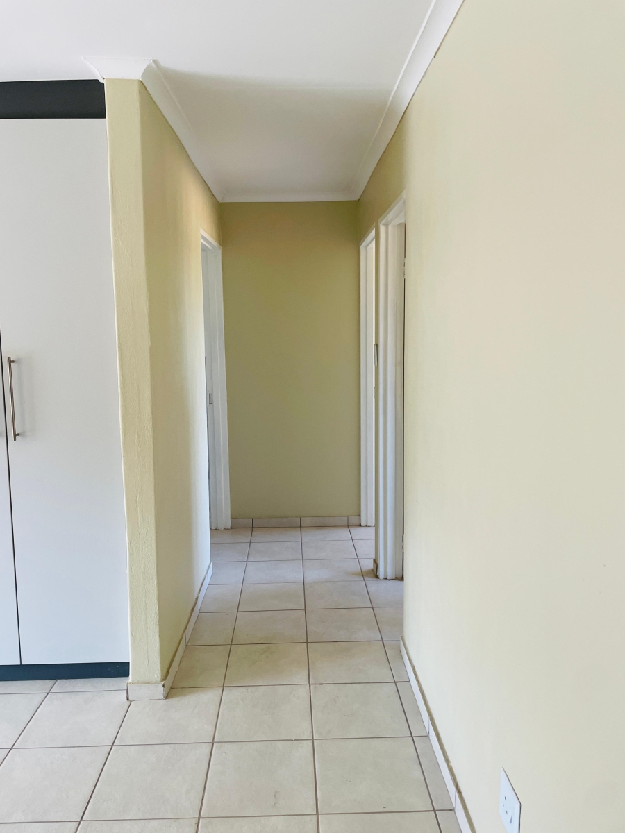 To Let 3 Bedroom Property for Rent in Cloverdene Gauteng
