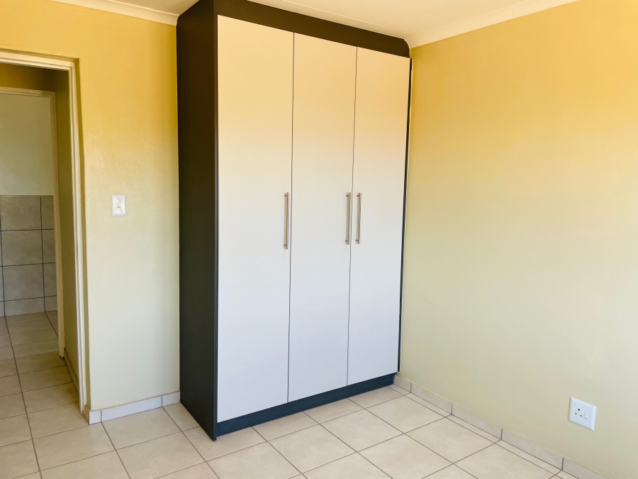 To Let 3 Bedroom Property for Rent in Cloverdene Gauteng