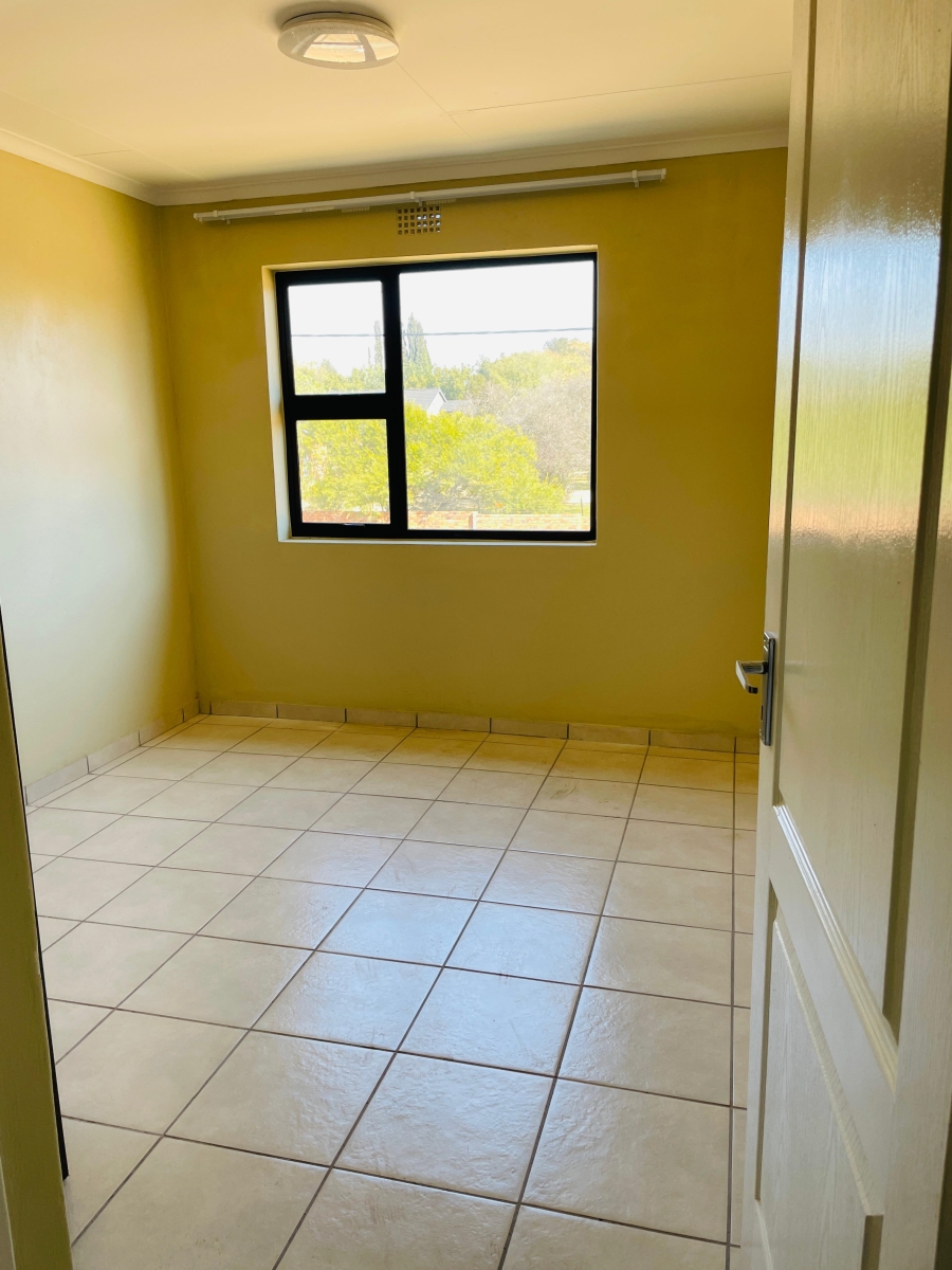 To Let 3 Bedroom Property for Rent in Cloverdene Gauteng