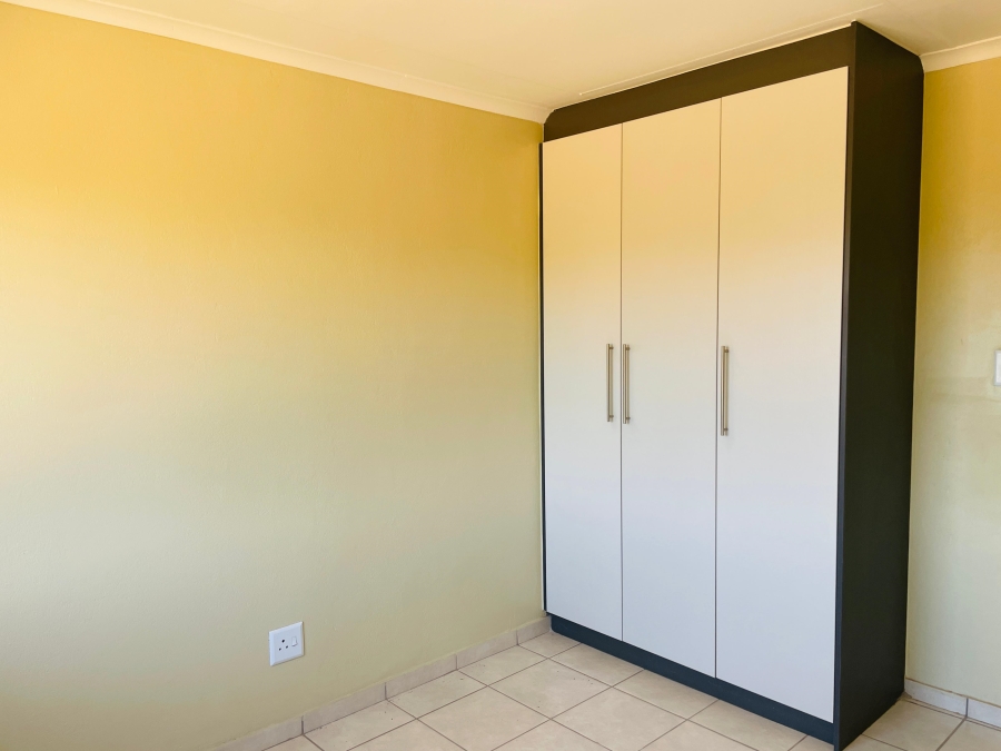 To Let 3 Bedroom Property for Rent in Cloverdene Gauteng