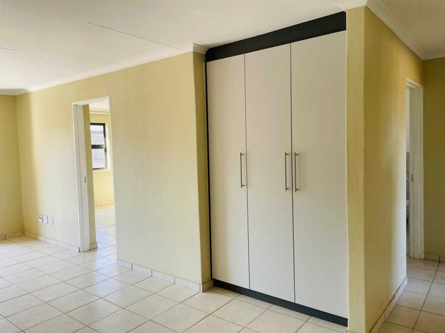 To Let 3 Bedroom Property for Rent in Cloverdene Gauteng