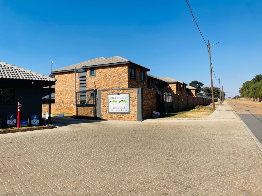 To Let 3 Bedroom Property for Rent in Cloverdene Gauteng
