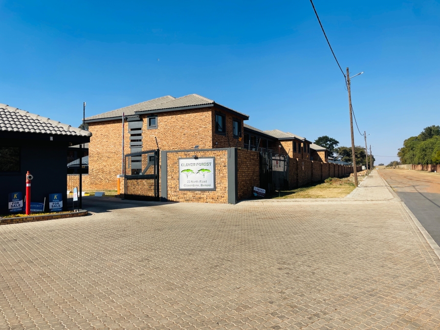 To Let 3 Bedroom Property for Rent in Cloverdene Gauteng