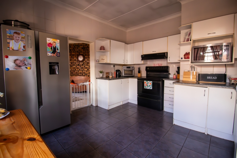 3 Bedroom Property for Sale in Queenswood Gauteng