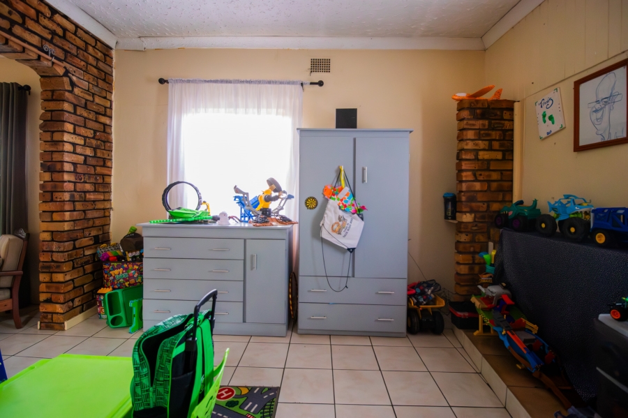 3 Bedroom Property for Sale in Queenswood Gauteng