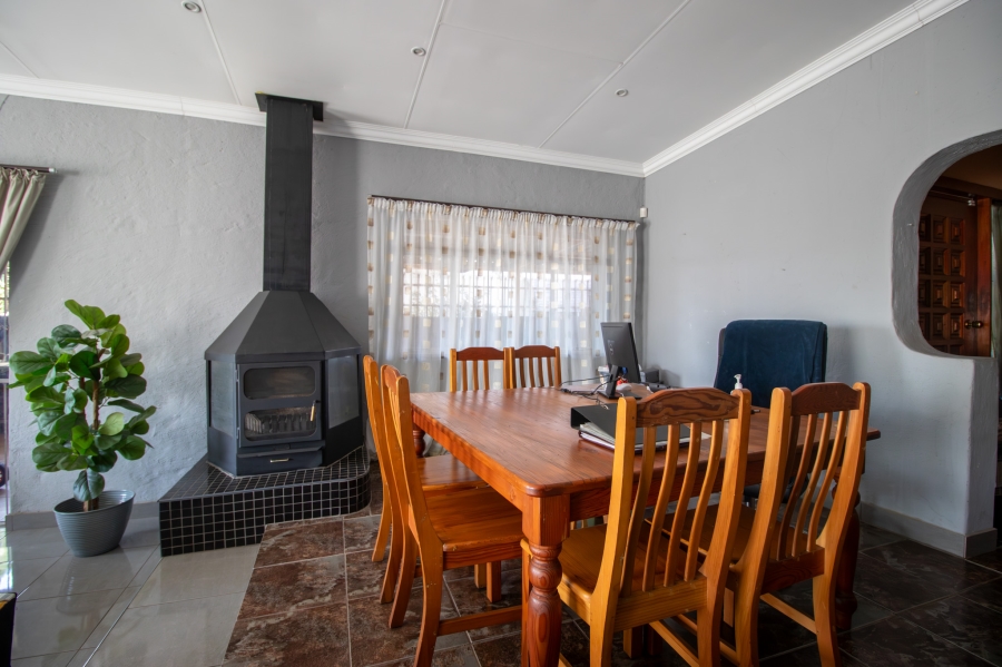 3 Bedroom Property for Sale in Queenswood Gauteng