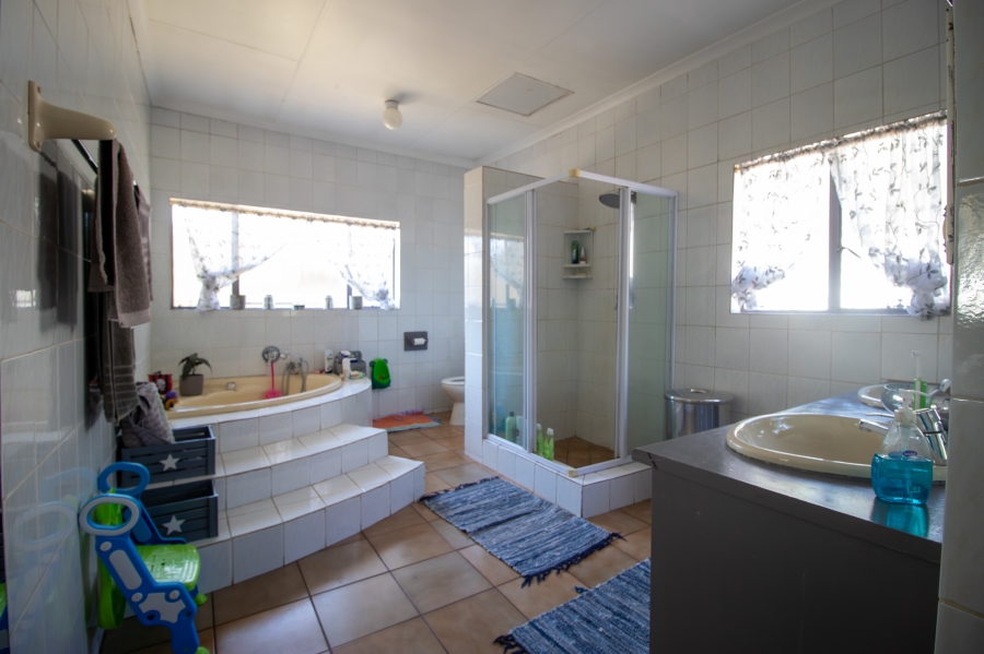 3 Bedroom Property for Sale in Queenswood Gauteng