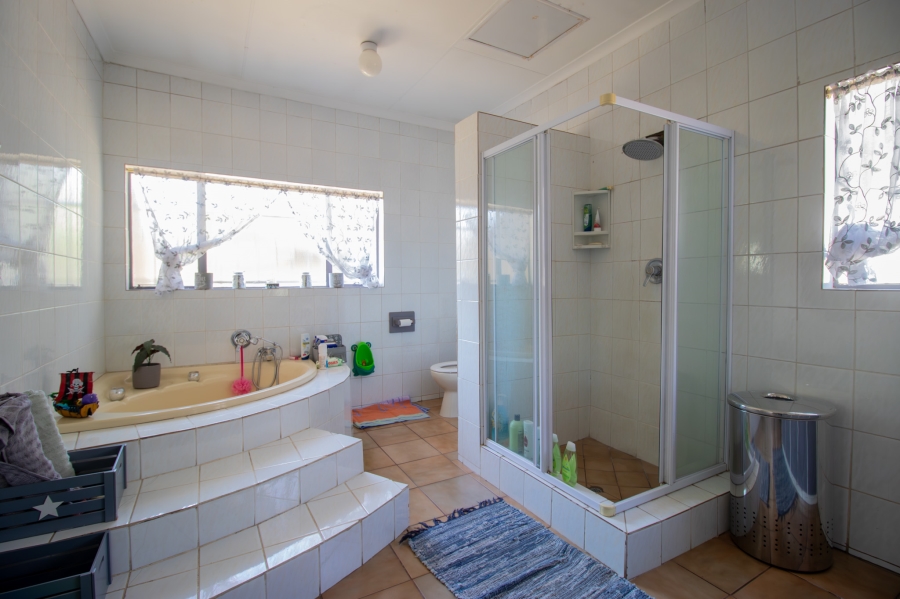 3 Bedroom Property for Sale in Queenswood Gauteng