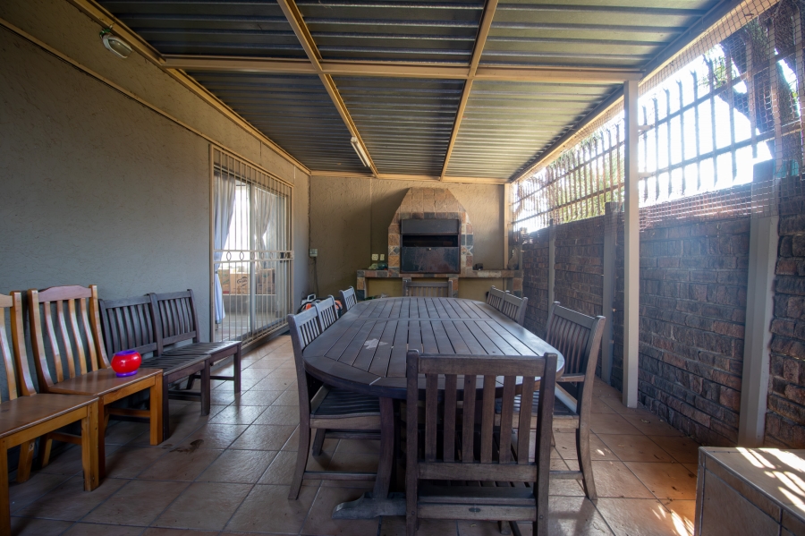 3 Bedroom Property for Sale in Queenswood Gauteng