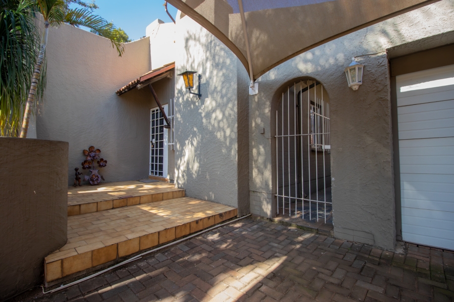 3 Bedroom Property for Sale in Queenswood Gauteng