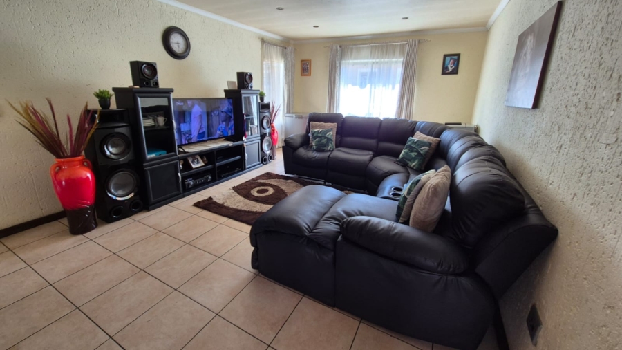 2 Bedroom Property for Sale in Comet Gauteng