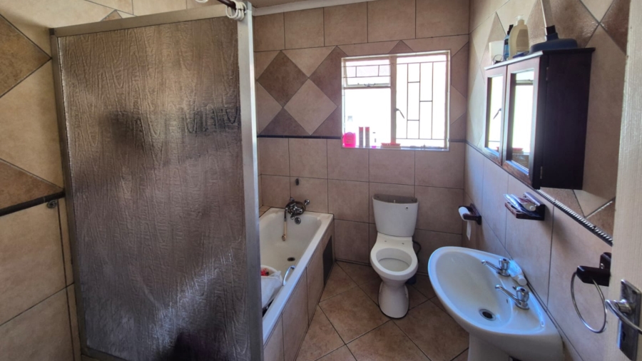 2 Bedroom Property for Sale in Comet Gauteng