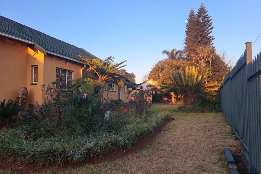 4 Bedroom Property for Sale in Roodekrans Gauteng