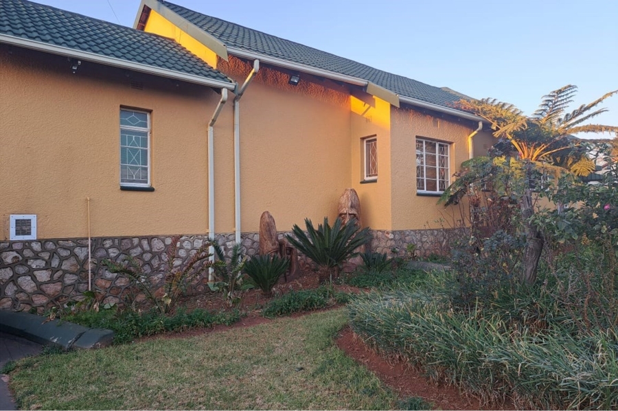 4 Bedroom Property for Sale in Roodekrans Gauteng