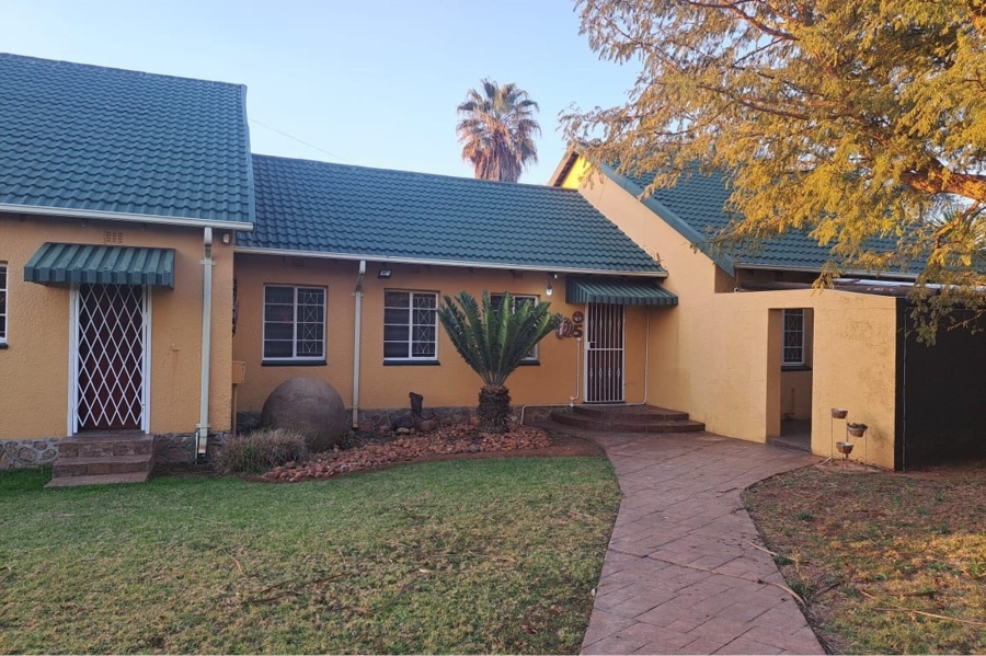4 Bedroom Property for Sale in Roodekrans Gauteng