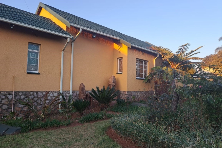 4 Bedroom Property for Sale in Roodekrans Gauteng