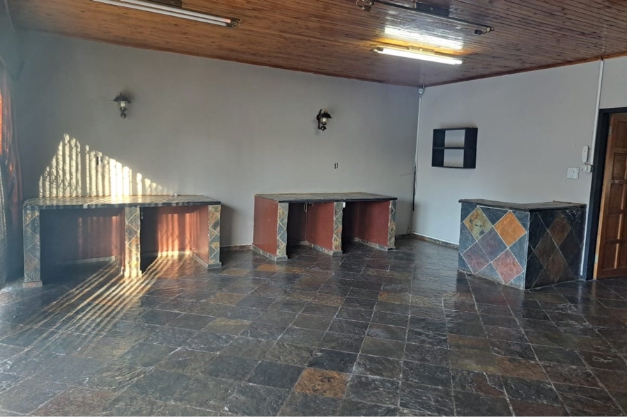 4 Bedroom Property for Sale in Roodekrans Gauteng