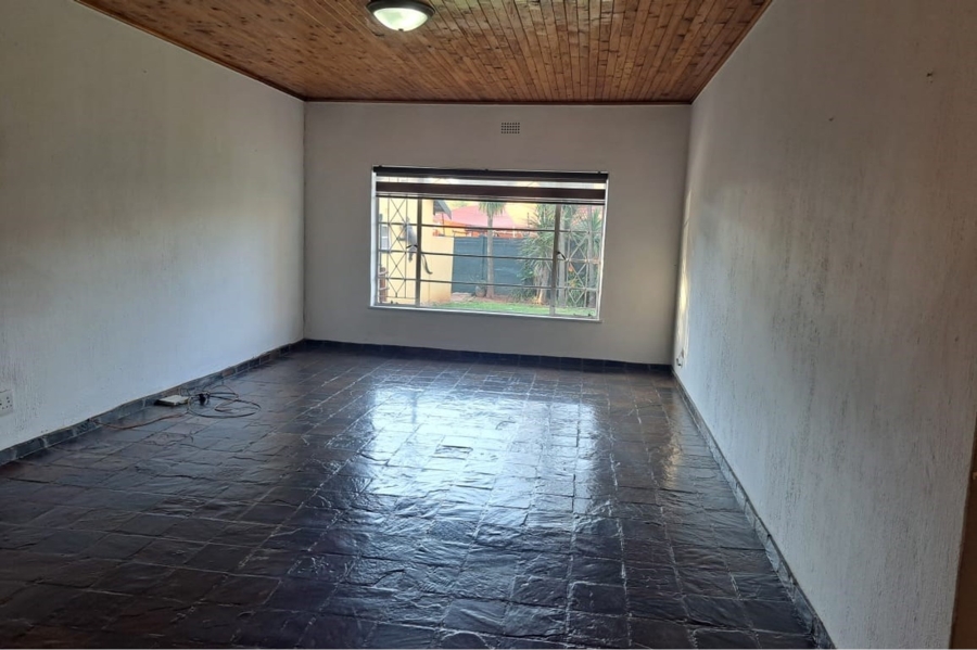 4 Bedroom Property for Sale in Roodekrans Gauteng