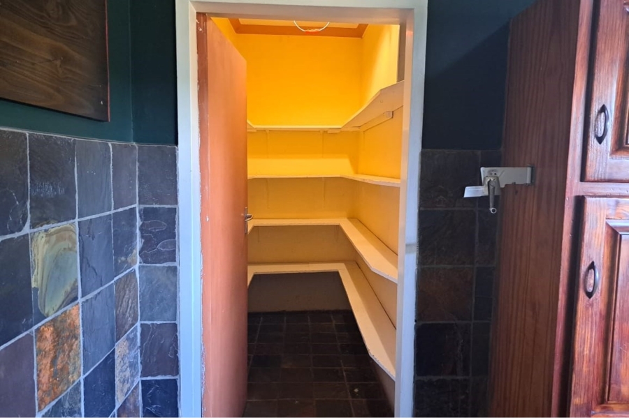 4 Bedroom Property for Sale in Roodekrans Gauteng
