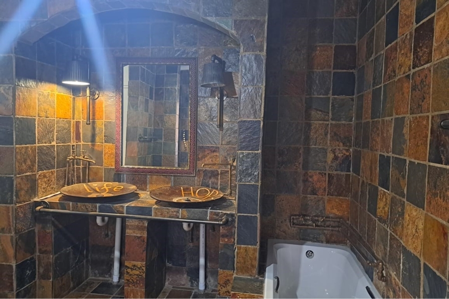 4 Bedroom Property for Sale in Roodekrans Gauteng