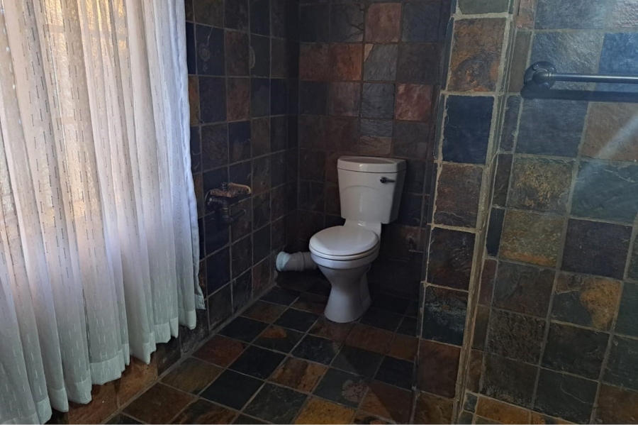 4 Bedroom Property for Sale in Roodekrans Gauteng