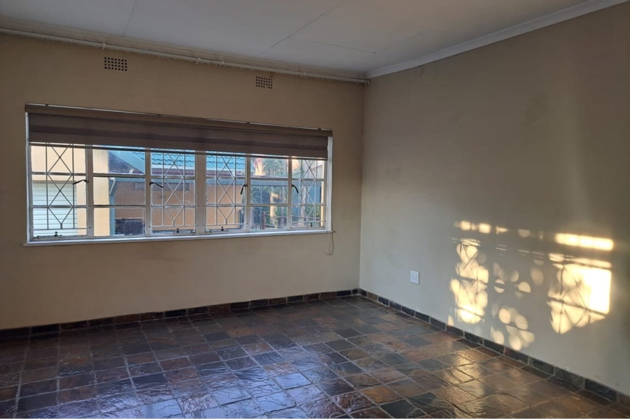 4 Bedroom Property for Sale in Roodekrans Gauteng