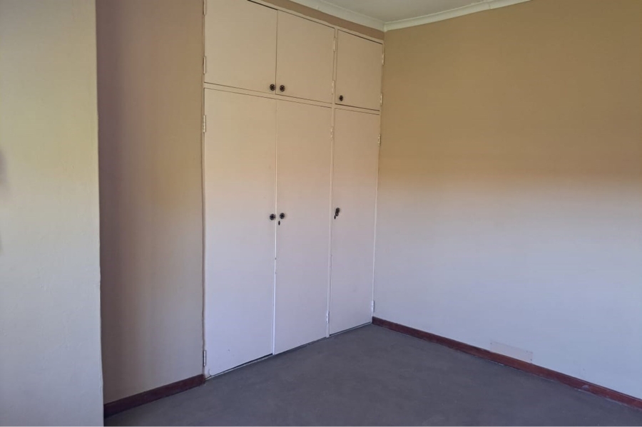 4 Bedroom Property for Sale in Roodekrans Gauteng
