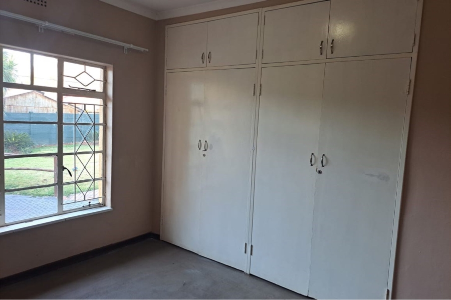 4 Bedroom Property for Sale in Roodekrans Gauteng