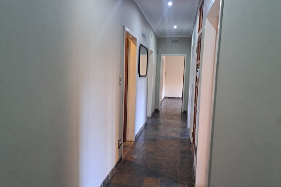 4 Bedroom Property for Sale in Roodekrans Gauteng