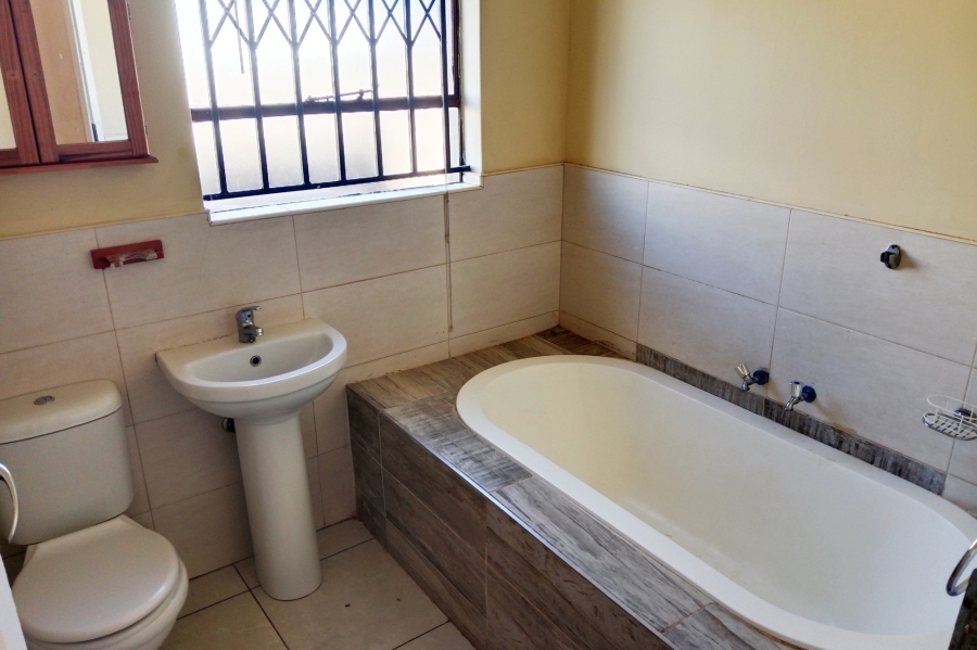 To Let 2 Bedroom Property for Rent in The Orchards Gauteng