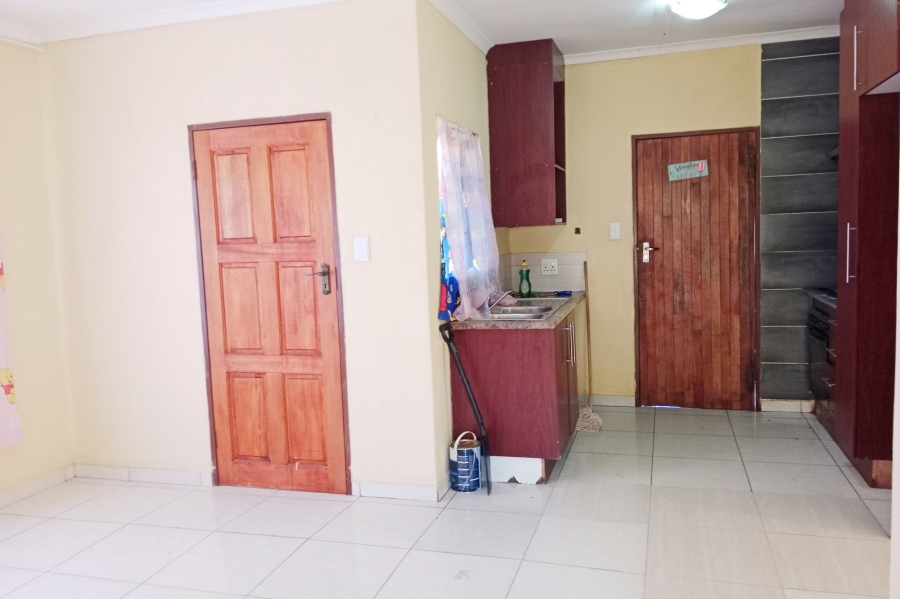 To Let 2 Bedroom Property for Rent in The Orchards Gauteng