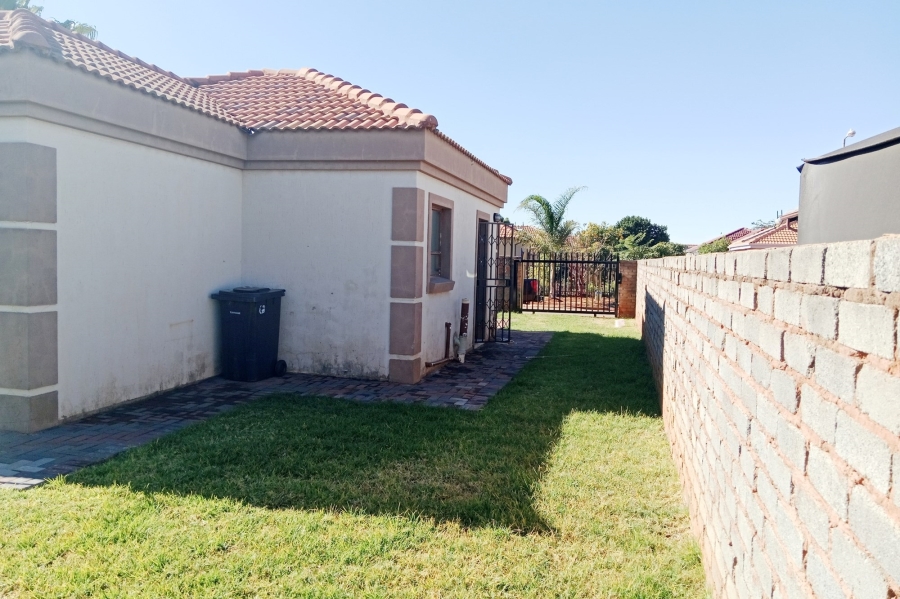 To Let 2 Bedroom Property for Rent in The Orchards Gauteng
